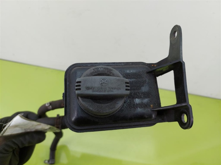 FIL CONDUITES DE DÉRIVATION AMPLIFICATEUR RÉSERVOIR SEAT EXEO 2.0 TDI CAGA 8E0422373B