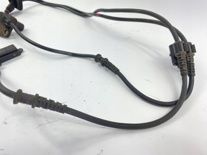 CAPTEUR ABS MERCEDES W124 1993-1996 1245403217 CAPTEUR PLAQUETTES FREINS