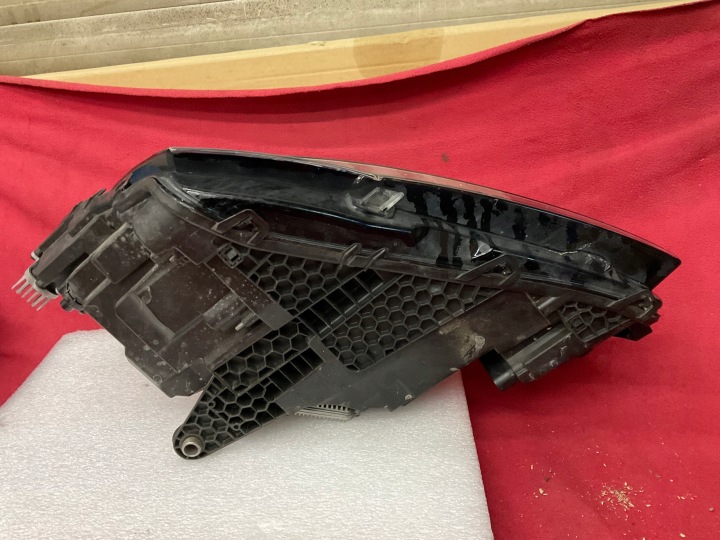 SKODA SUPERB III 3 LIFT 2019-2024--LAMPA DROITE COMPLET LED 3V1941016D ORIGINAL