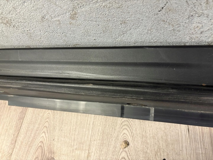 TOYOTA YARIS CROSS 20- MOULURE REVÊTEMENT SEUIL DROITE 75851-52120
