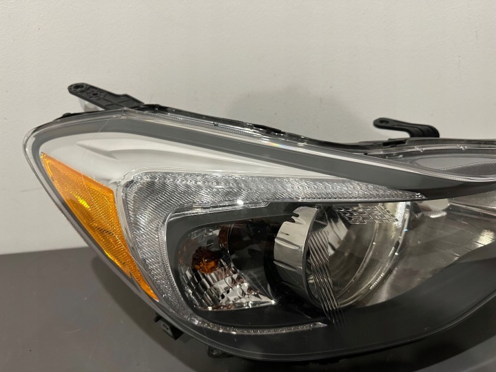 SUBARU XV CROSSTREK PHARE DROITE ORDINAIRE USA