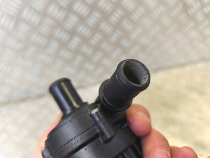 POMPE À EAU NISSAN X-TRAIL T31 RENAULT MEGANE II SCENIC LAGUNA 0392023015