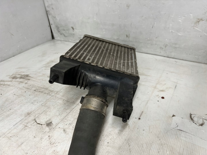 ÉCHANGEUR AIR-AIR RADIATEUR NISSAN JUKE PULSAR 1.2DIG-T 144613ZU1B