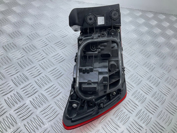 2014 AUDI A4 S4 B9 PHARE ARRIÈRE 8W9945070