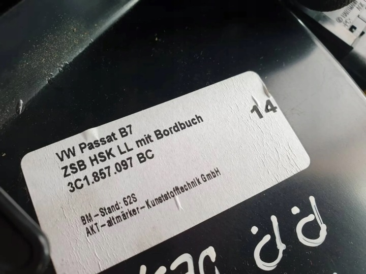 VW PASSAT B7 11R BOÎTE À GANTS TABLEAU DE BORD EUROPE