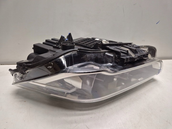 BMW X1 F48 15-19 ENDOMMAGÉE PHARE GAUCHE AVANT PROJECTEUR COMPLET LED 7495003-06
