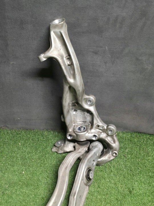ROTULE DE DIRECTION DROITE AVANT MERCEDES E-KLASA W214