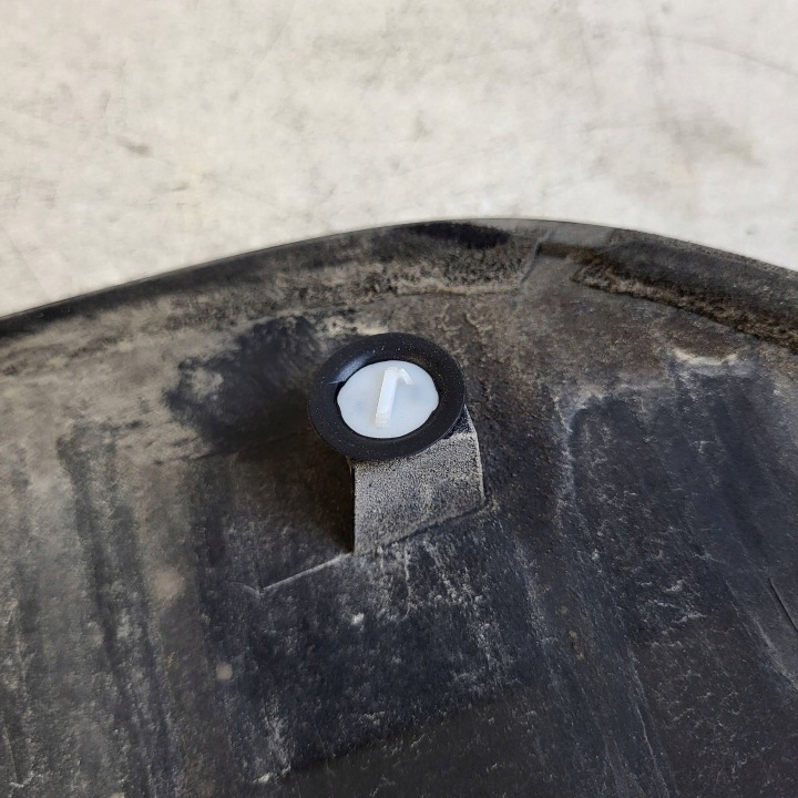 MOULURE CACHE COUVERCLES DE COFFRE VOLVO V40 II 31386845 12-