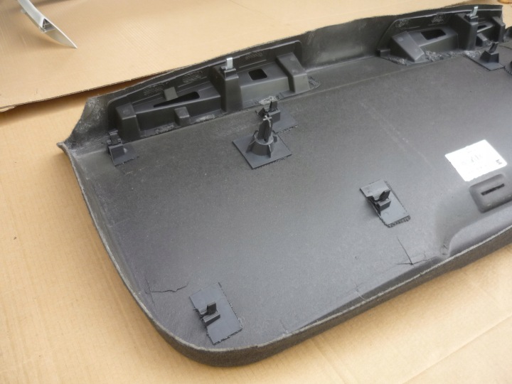 GARNITURE COUVERCLES DE COFFRE ARRIÈRE COUVERCLES DE COFFRE SEAT ALTEA 04-09 5P0867601G ORIGINAL