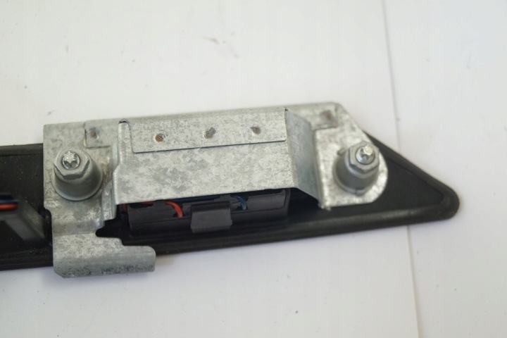 CACHE ARRIÈRE COUVERCLES DE COFFRE MICROCONTACT AUDI A3 8P 8P0827574