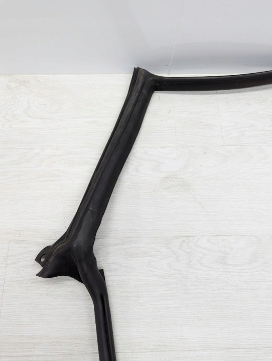 JOINT D'ÉTANCHÉITÉ PORTES DROIT AVANT VOLKSWAGEN ARTEON 3G8867338