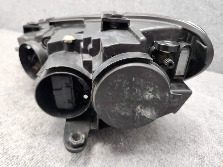 PROJECTEUR PHARE AVANT DROITE VW SCIROCCO III 1K8 LIFT PHARES ANTIBROUILLARD 1K8941006L