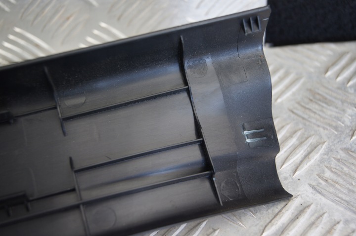 TOYOTA HIGHLANDER III USA REVÊTEMENTS BAGUETTES SEUIL DROIT 67913-0E060, 62101-