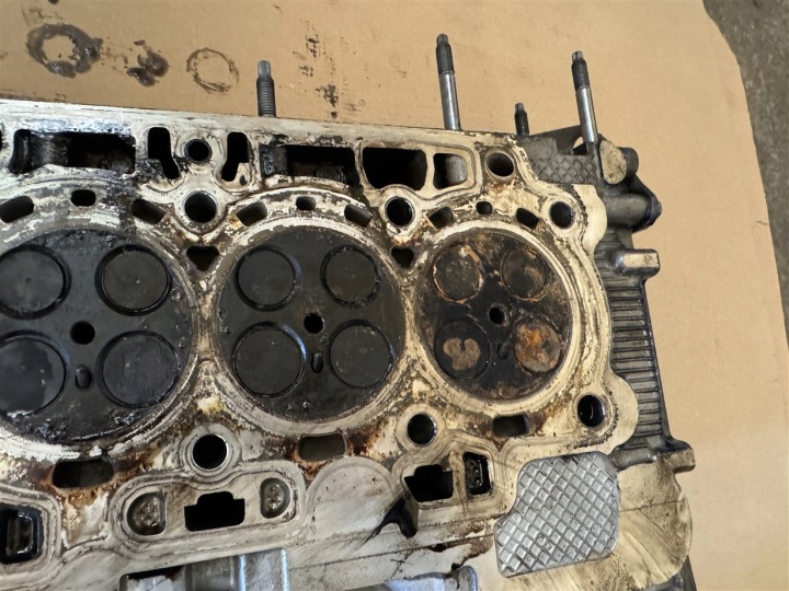 CULASSE ENDOMMAGÉE 9812313410 PEUGEOT CITROEN 1.5 BLUE HDI YH01 19-24