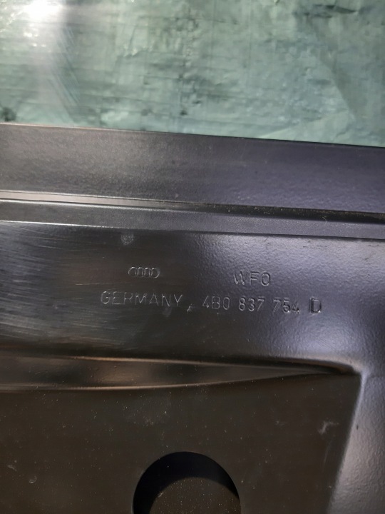 CHÂSSIS PORTES DROIT AVANT AUDI A6 C5 4B0837754D