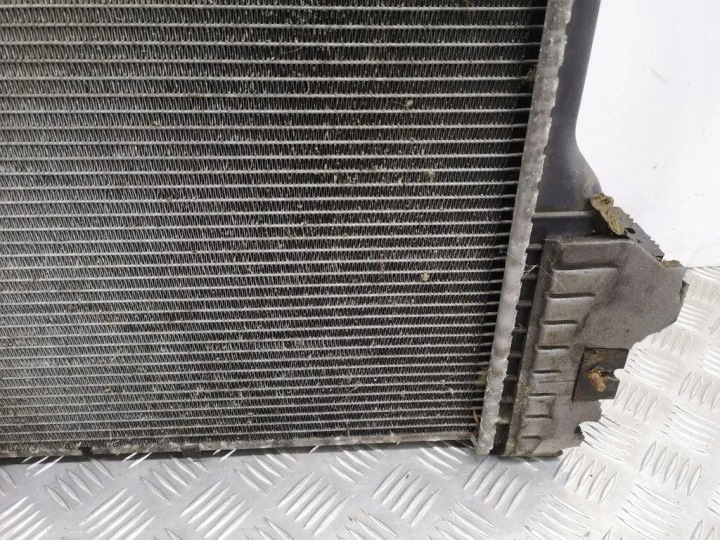 RADIATEUR EAU JAGUAR XF (X250) 4R838005BE 2.7L DIESEL 152KW 2009