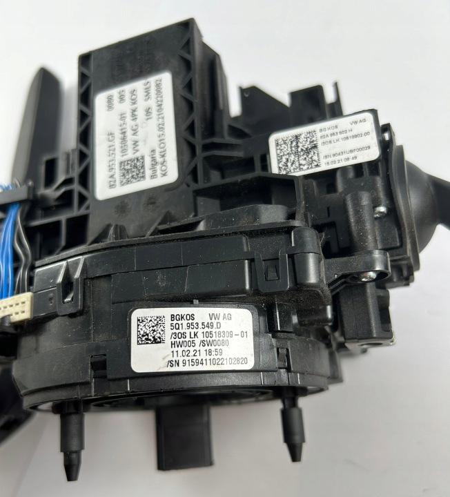 COMMUTATEUR COMPOSITE AVEC BANDE AUDI 82A953521GF