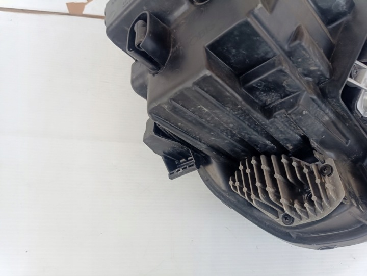 KIA SPORTAGE V 5 PHARE COMPLET LED GAUCHE GAUCHE AVANT AVANT 92101-R2100