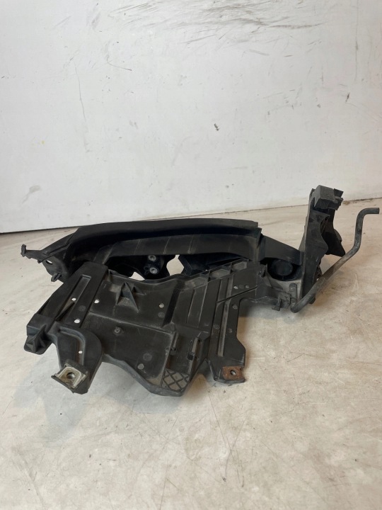 GLISSIÈRE FIXATION PHARES AVANT AVANT GAUCHE AUDI A4 B8