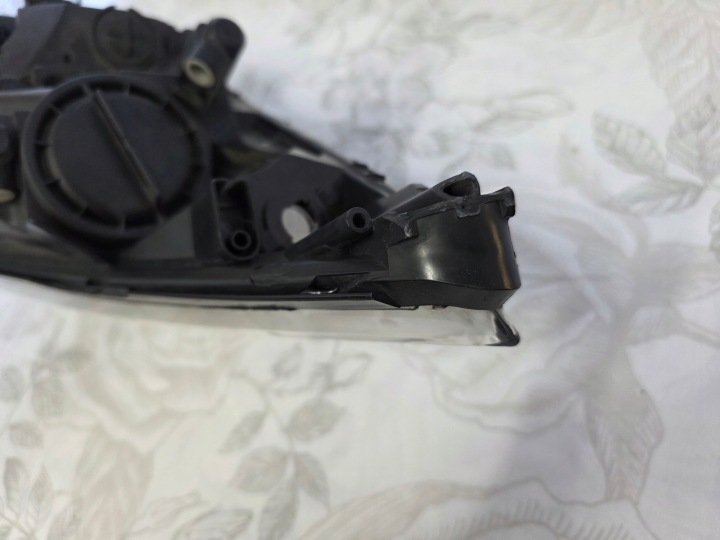 PHARE PROJECTEUR GAUCHE AVANT KIA VENGA 92101-1P000