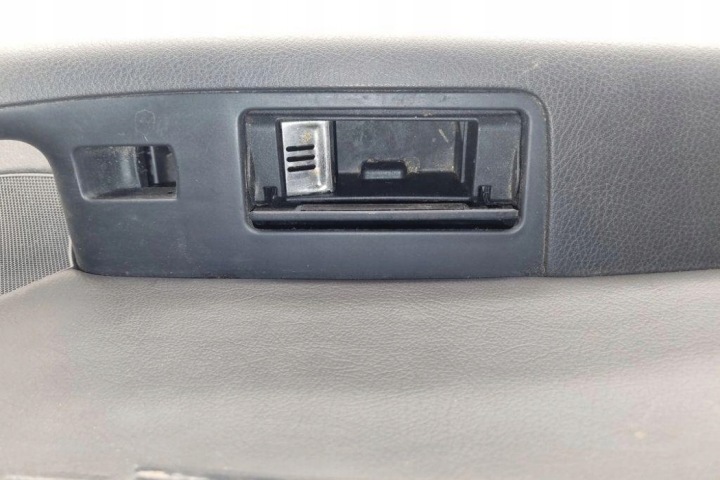 COLLECTEUR ARRIÈRE GAUCHES PORTES AUDI A6 AVANT (4F5, C6) 4F0867305 2.0L DIESEL
