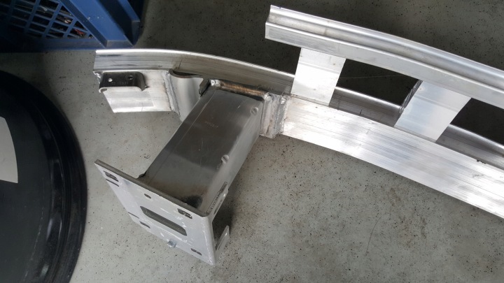 POUTRE RENFORCEMENT PARE-CHOCS AVANT VW T7 7T0807109B DÉMONTAGE