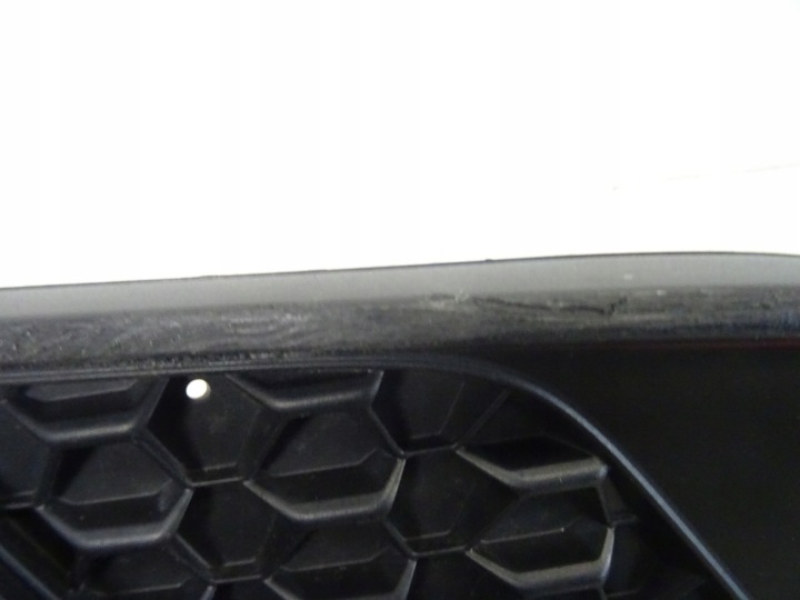 GRILLE PARE-CHOCS DROIT AVANT AUDI A1 II S-LINE 82A807682D