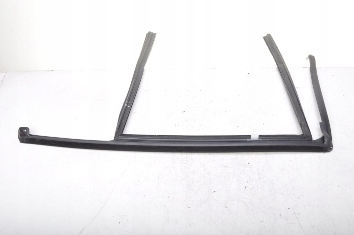 BMW F40 MOULURE PORTES DROIT ARRIÈRE ARRIÈRE