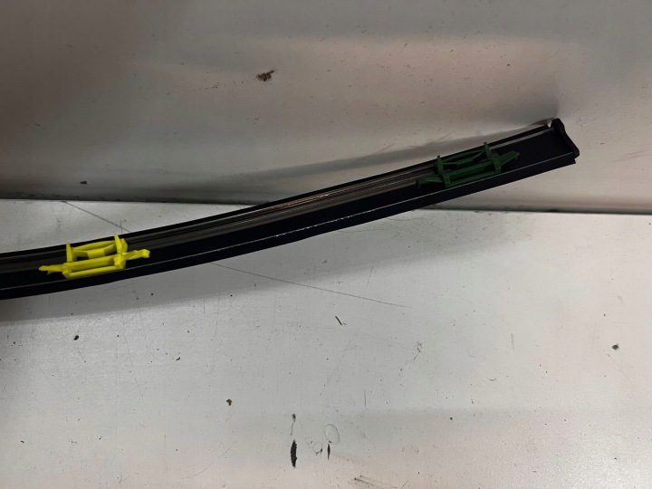MOULURE TOITS DROITE NEUF OEM HYUNDAI I20 III BAYON 87240Q0000