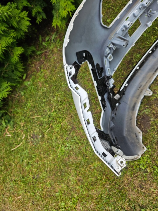 PARE-CHOCS AVANT HYUNDAI KONA II EV 23-