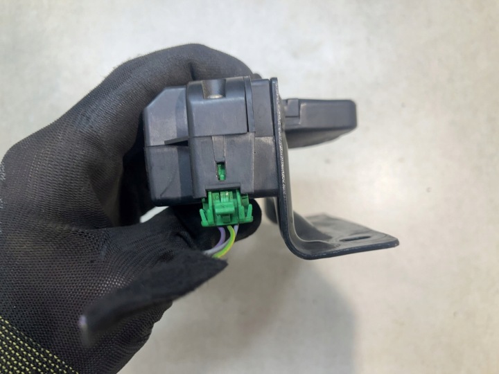 SERRURE COUVERCLES DE COFFRE ARRIÈRE PEUGEOT 206 SW 1.4 9646091480