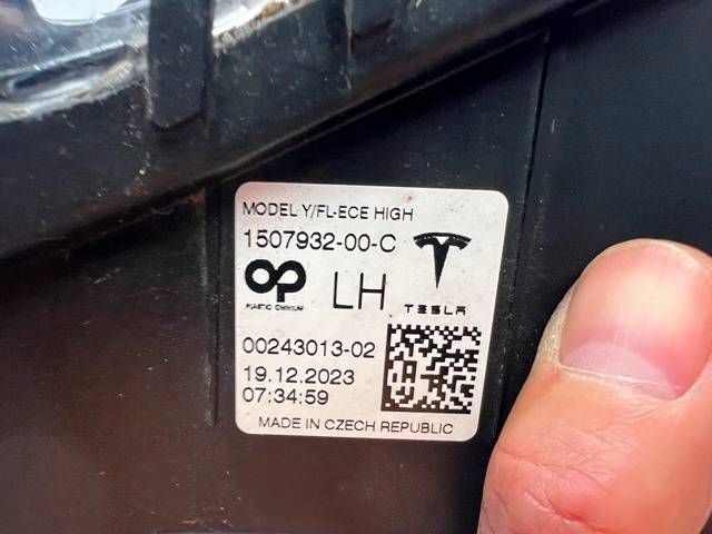 TESLA MODÈLE Y 2021 AVANT CÔTÉ GAUCHE LANTERNE PRZECIWMGLOWE AVANT