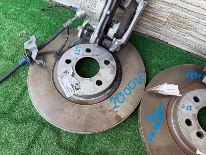 ÉTRIERS DISQUES PLAQUETTES FREINS BMW U11 U25 U10 F70 F74 F65 400KM KILOMÉTRAGE