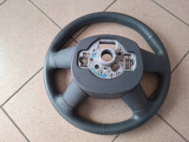 VOLANT MULTIFONCTION CUIR BRILLANT AUDI A6 C7 4G0419091M