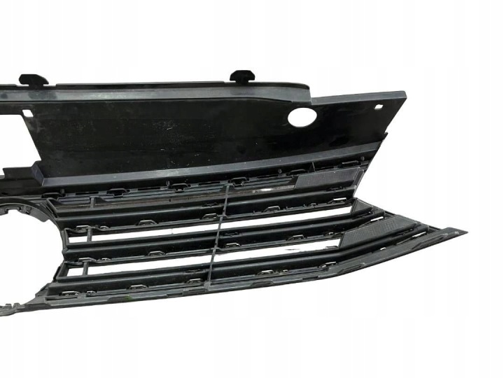 GRILLE AVANT VOLKSWAGEN PASSAT B8 3G0853653