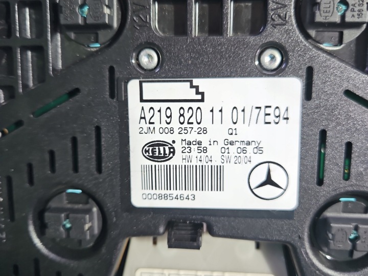 PHARE CABINES AMPOULE MERCEDES CLS C219 28004220 A2198201101