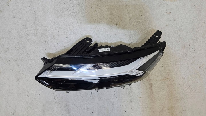 PHARE AVANT GAUCHE DACIA SANDERO II JOGGER STEPWAY COMPLET LED 260602561R