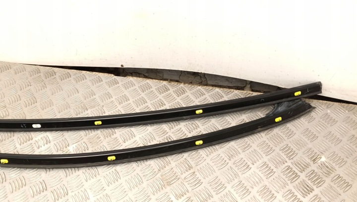 TESLA Y MOULURE TOITS DROITE NOIRE ORIGINAL 1495731-00-C