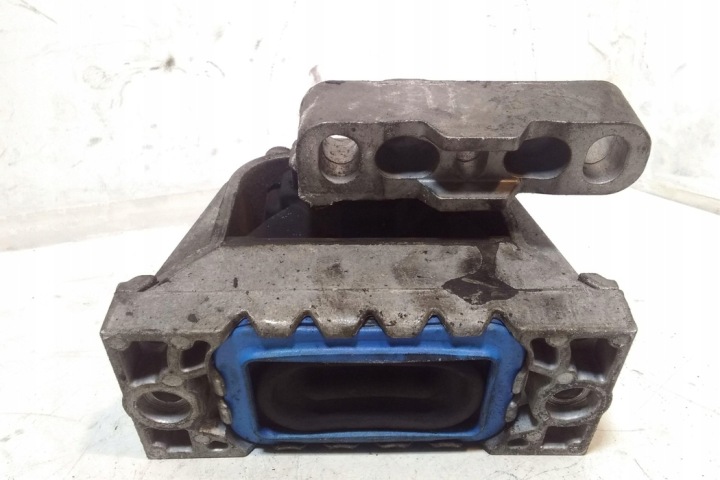 AVANT COUSSIN MOTEUR VW PASSAT B7 (362) 1K0199262CR 1.97L DIESEL 2011