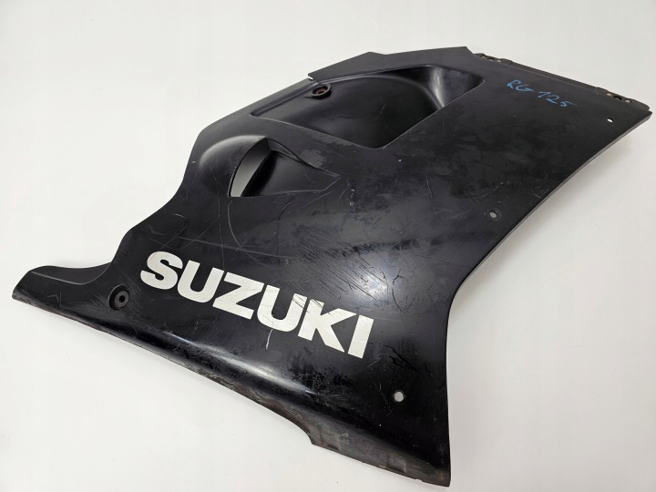 SUZUKI RG 125 DÉFLECTEUR D'AIR LATÉRALE CÔTÉ COLLECTEUR PROTECTION DROITE