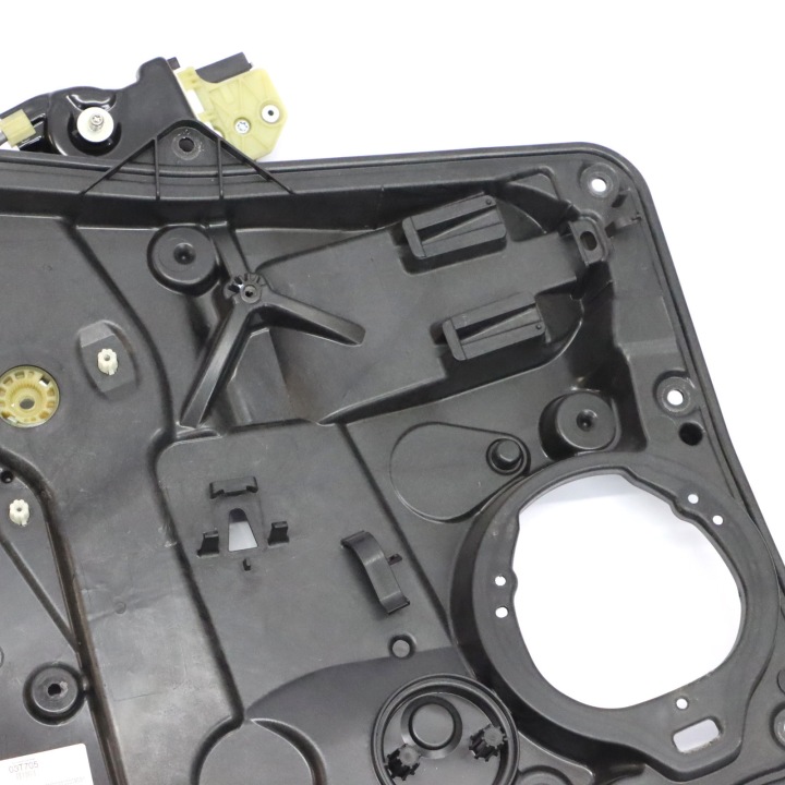 MERCEDES C117 ÉLÉVATEUR VITRES FIXATION FLANC PORTES GAUCHE AVANT A1177200179