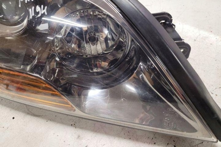 PHARE DROITE AVANT KIA SORENTO I (JC) 921023E5XX 2.5L DIESEL 120KW 2008