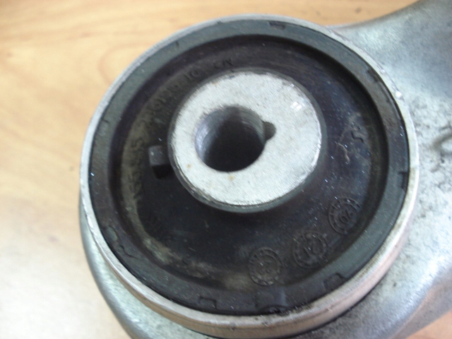 BMW 7 G70 BRAS DE SUSPENSION AVANT DROIT AVANT 6898544 EN TRÈS BON ÉTAT P-N