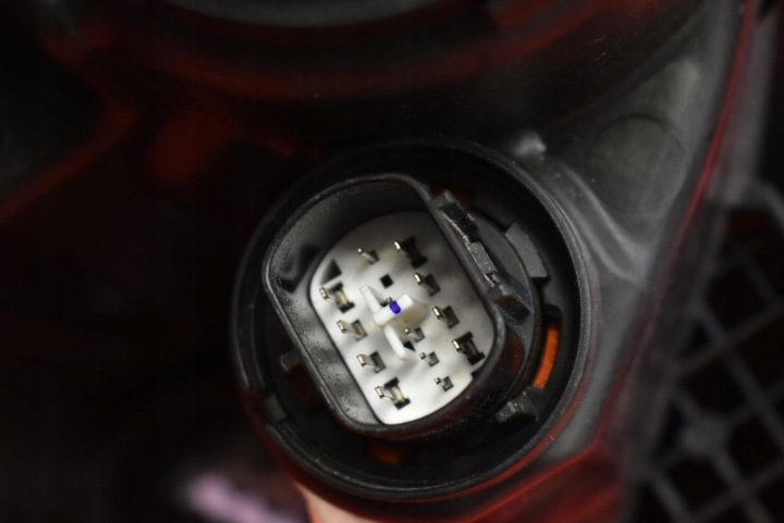 PROJECTEUR GAUCHE PHARE AVANT COMPLET LED EUROPE 92101R2000 KIA SPORTAGE 5 V 21-25