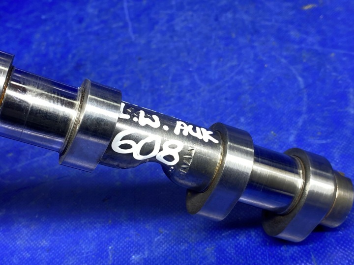 ARBRE GAUCHE ÉCHAPPEMENT AUDI A6 C6 A4 B7 3.2 FSI AUK 06E109102AL