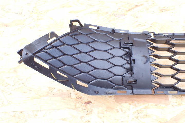 TOYOTA CHR GRILLE PARE-CHOCS CENTRALE 53122-YP130