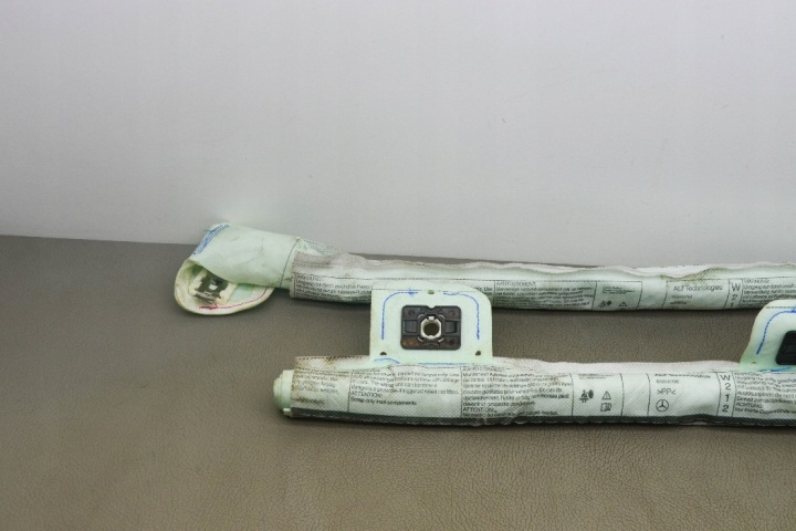 RIDEAU DROITE MERCEDES-BENZ E (W212) A2128604202 2016