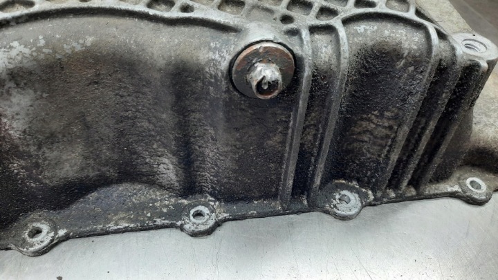 CUVETTE HUILEUX 04777241AB CHRYSLER PT CRUISER 2.0B 16V