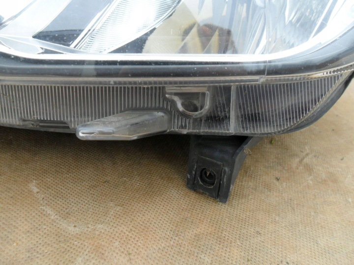 PHARE AVANT GAUCHE SEAT ARONA IBIZA