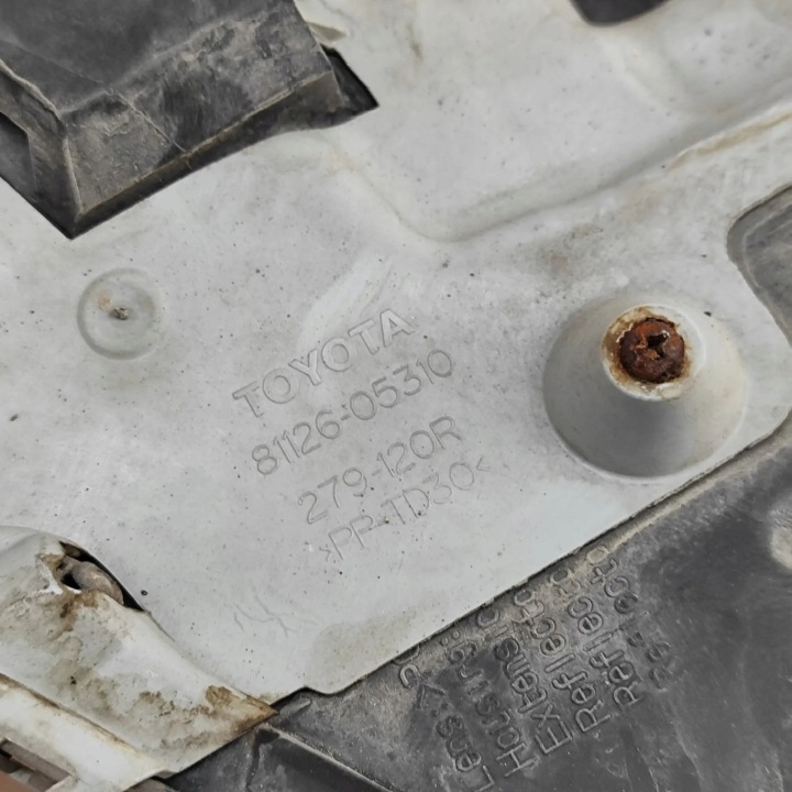 PHARE DROITE AVANT TOYOTA AVENSIS ESTATE (_T27_) 8112605310 30043826 2.0L